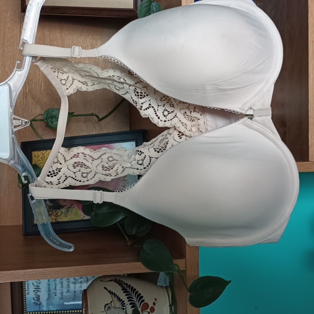 Beige Victoria Secret bra, size 32DDD